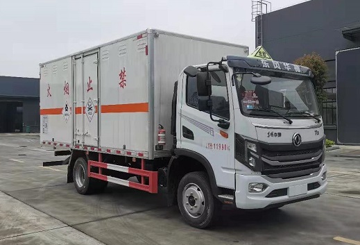 程力威牌CLW5121XDGE6型毒性和感染性物品厢式运输车