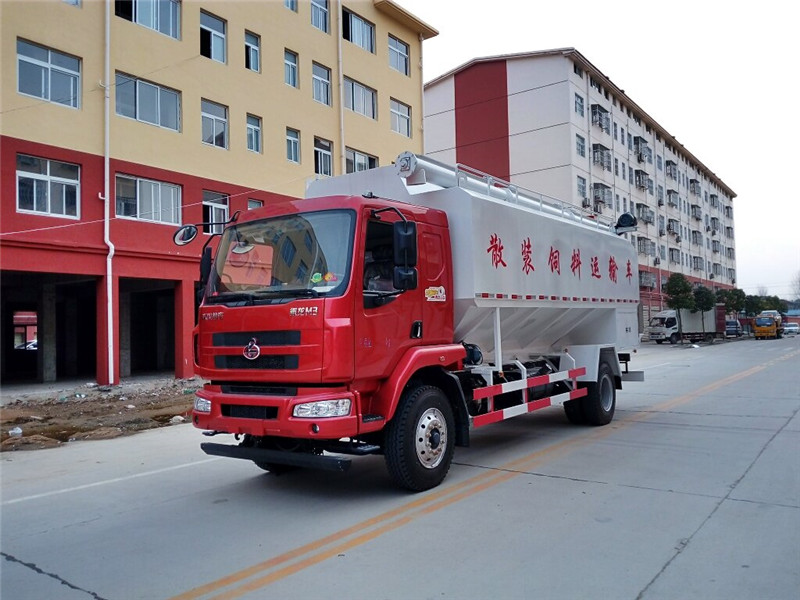 东风柳汽散装饲料运输车