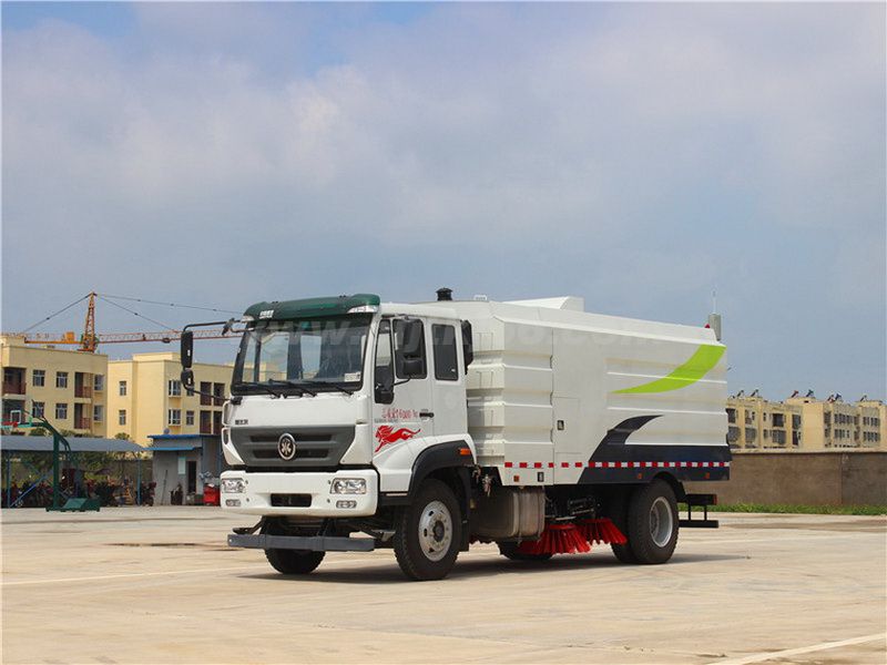 重汽斯太尔道路清扫车