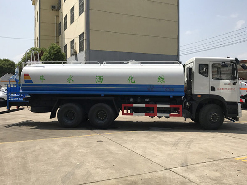 东风T5后双桥19吨洒水车（国五）