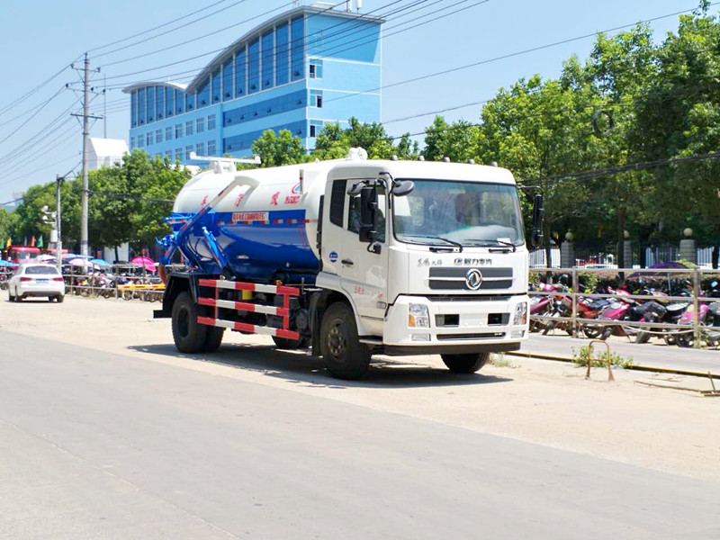 天锦吸污车1_副本.jpg