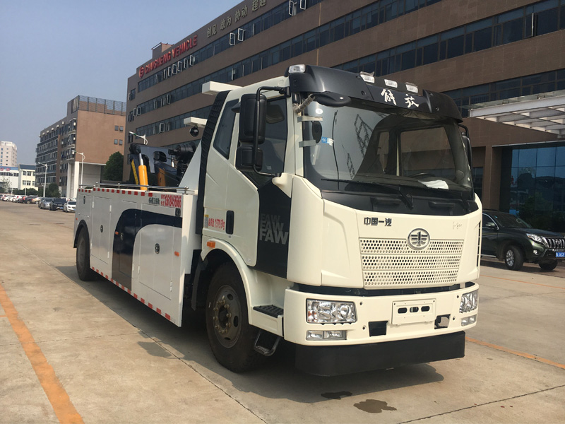 解放拖吊联体清障车