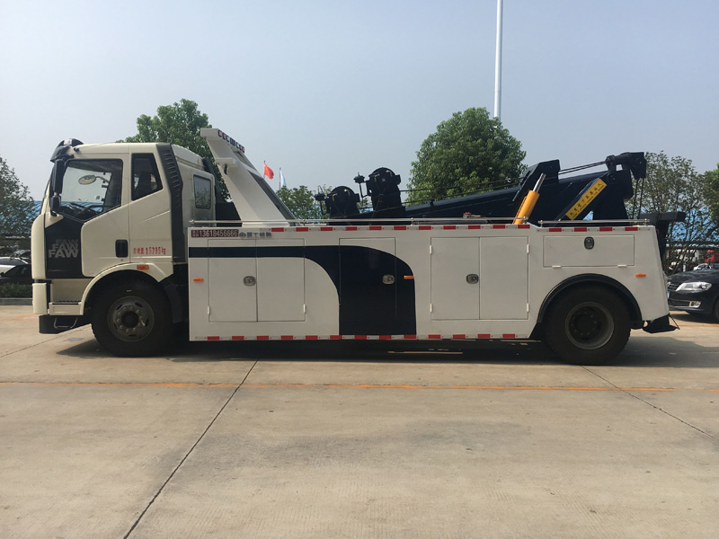 解放J6道路清障车